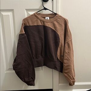 Nike Two-Tone Brown Crew Neck Sweater